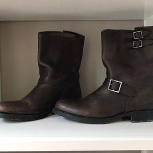 Frye Shoes - Slightly worn Frye boots. Frye Shoes - Slightly worn Frye boots.